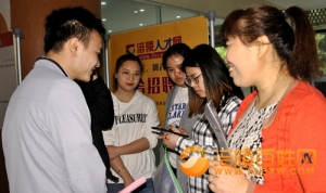 重庆涪陵：每周三人才招聘会举行