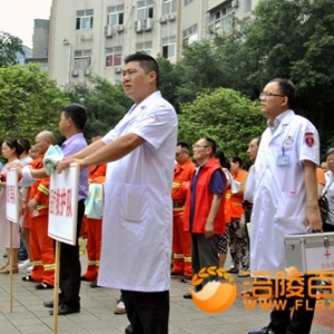 应急救援及消防安全演练进小区