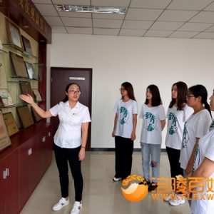 参观荣誉室 激发正能量
