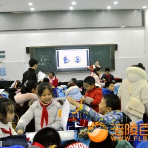 企鹅机器人走进少儿大课堂