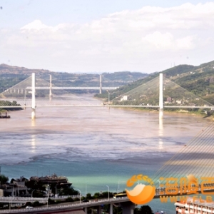 乌江和长江交汇清浊分明  洪峰安全无恙