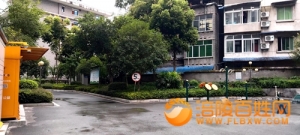 涪陵城喜迎零星小雨       40-44度连续30余天的高温结束