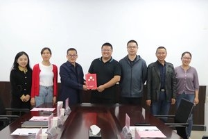 长江师院管理学院隆重举行行（企）业导师聘任仪式