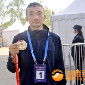 中国第一枚半程马拉松含金奖牌诞生
