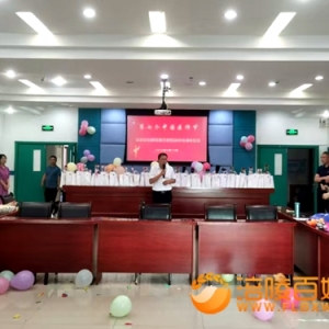 崇义街道:开展第七个中国医师节慰问活动