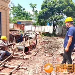 郭昌毕中医骨伤医院文化广场加紧扩建中