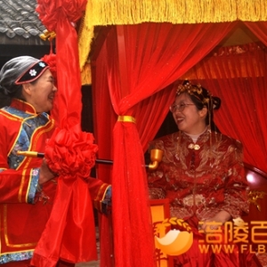 金婚银婚走秀千年古镇蔺市