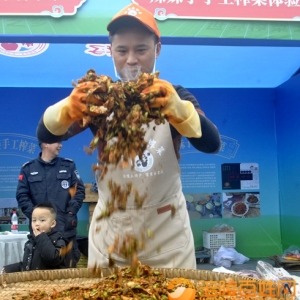 喜爱非遗手工榨菜